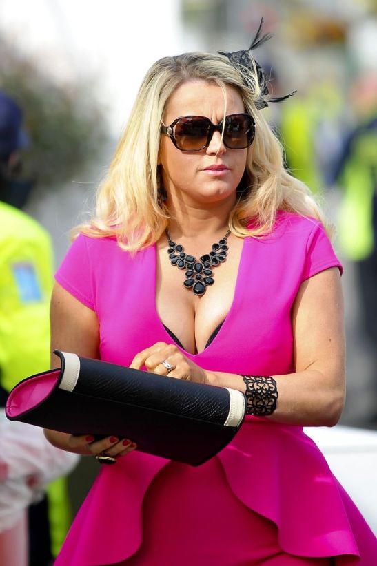 Ladies-Day-at-Aintree-Festival (1)